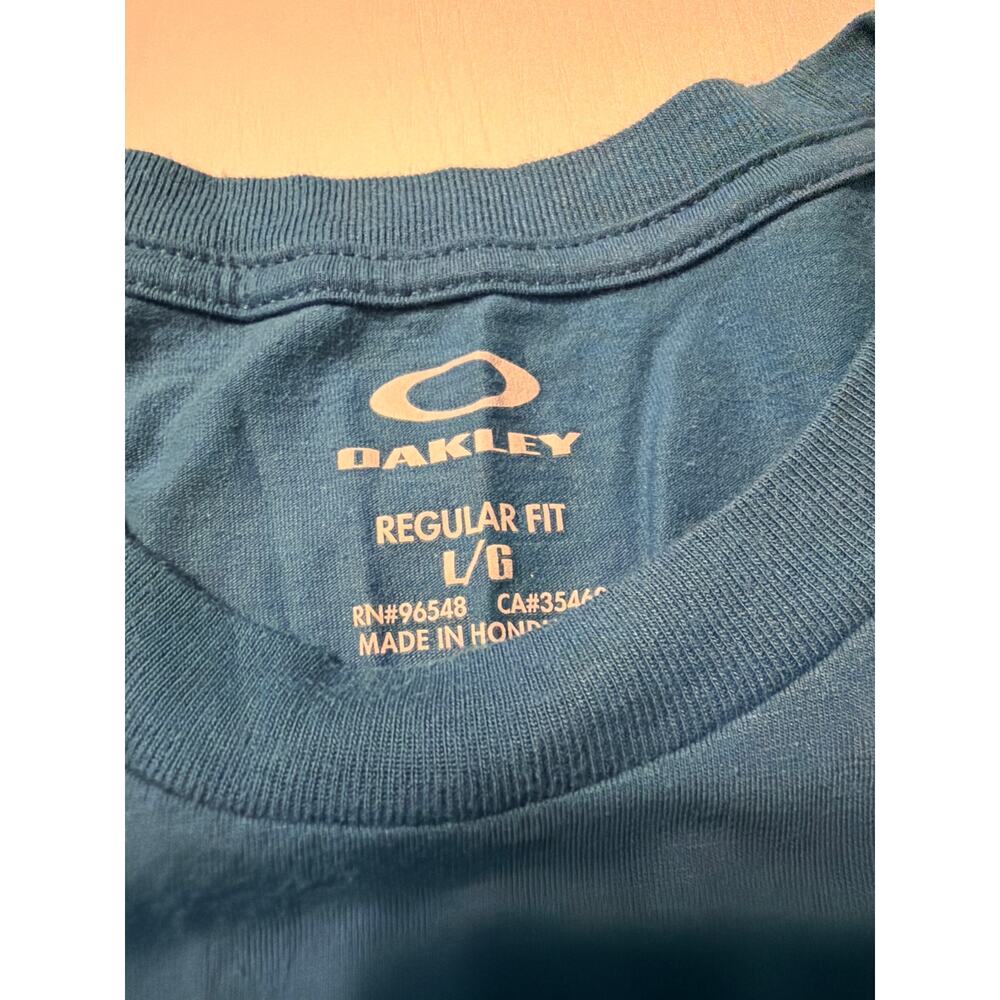 Men’s Large Oakley T-Shirt - Picture 2 of 7